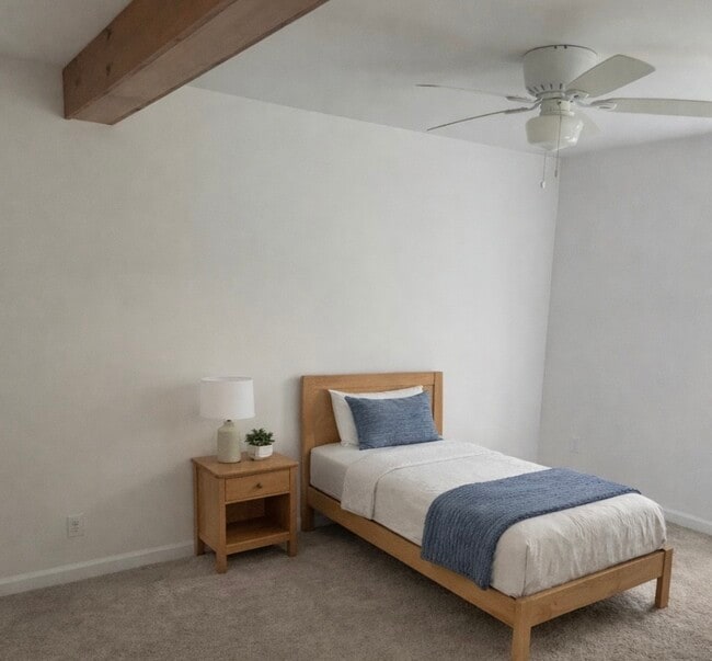 Building Photo - 13 S Main St