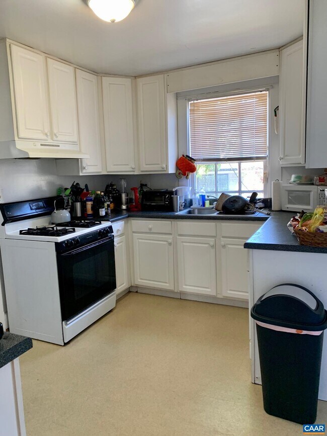 1916 Lewis Mountain Rd, Charlottesville, VA 22903 House Rental in