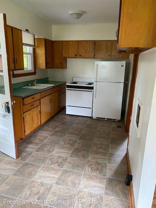 Building Photo - 3 br, 1 bath House - 540 American Rd.