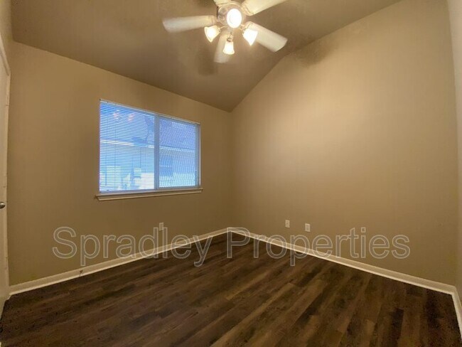 Building Photo - 8407 Skyview