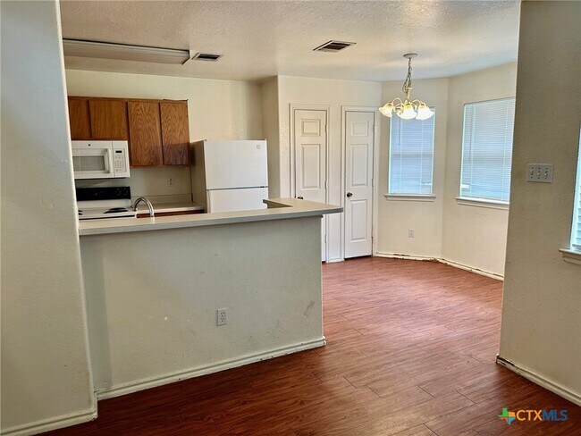 Building Photo - 128 Cedargrove