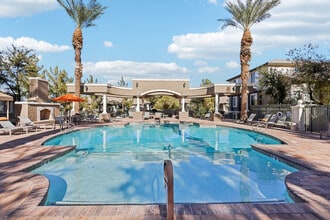 Building Photo - Adiamo