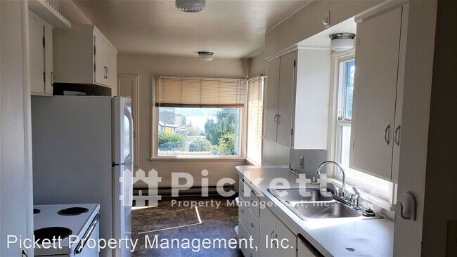 Building Photo - 1 br, 1 bath House - 2101 1/2 Trenton Ave