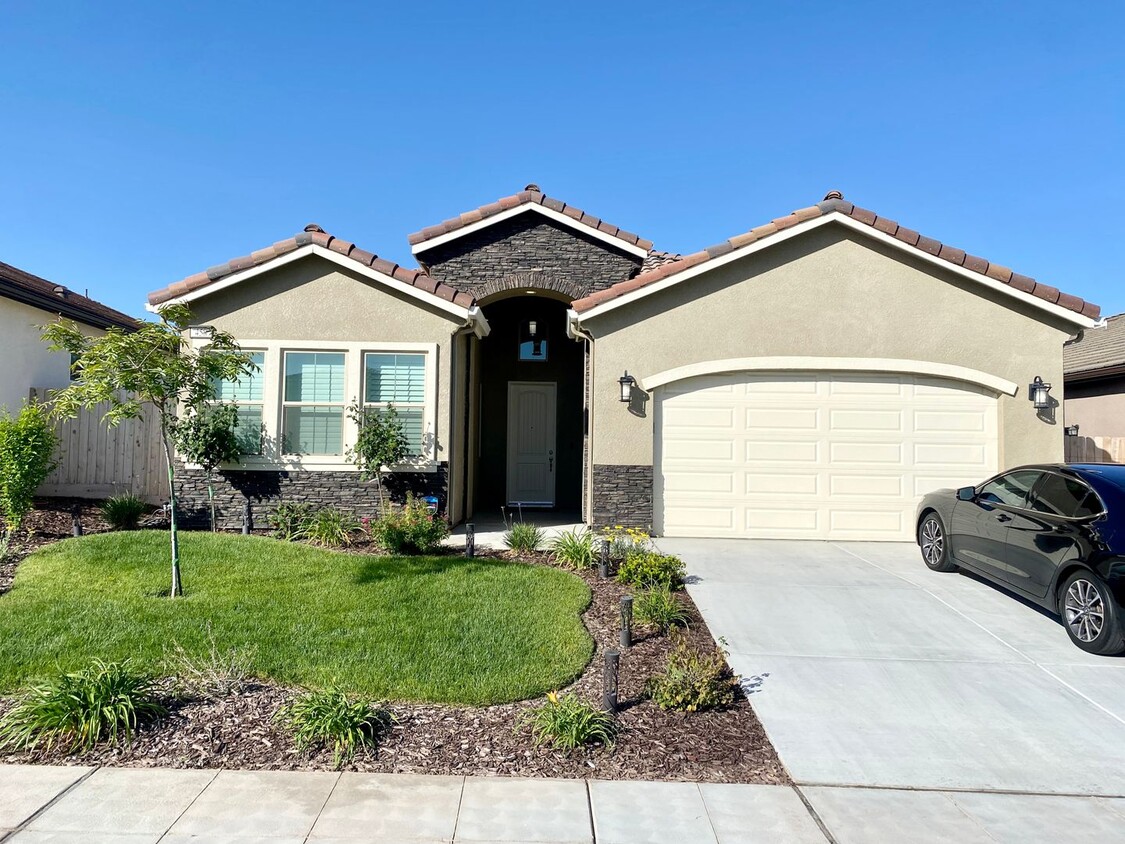 Gorgeous Riverstone 3/2 - House Rental in Madera, CA | Apartments.com