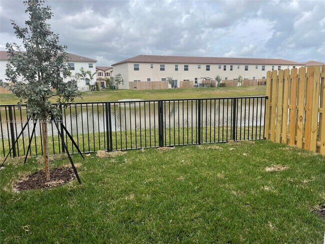 Foto del edificio - 12612 NW 22nd Pl