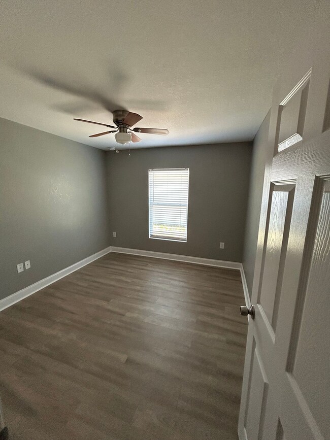 Foto del edificio - Ready for immediate occupancy!