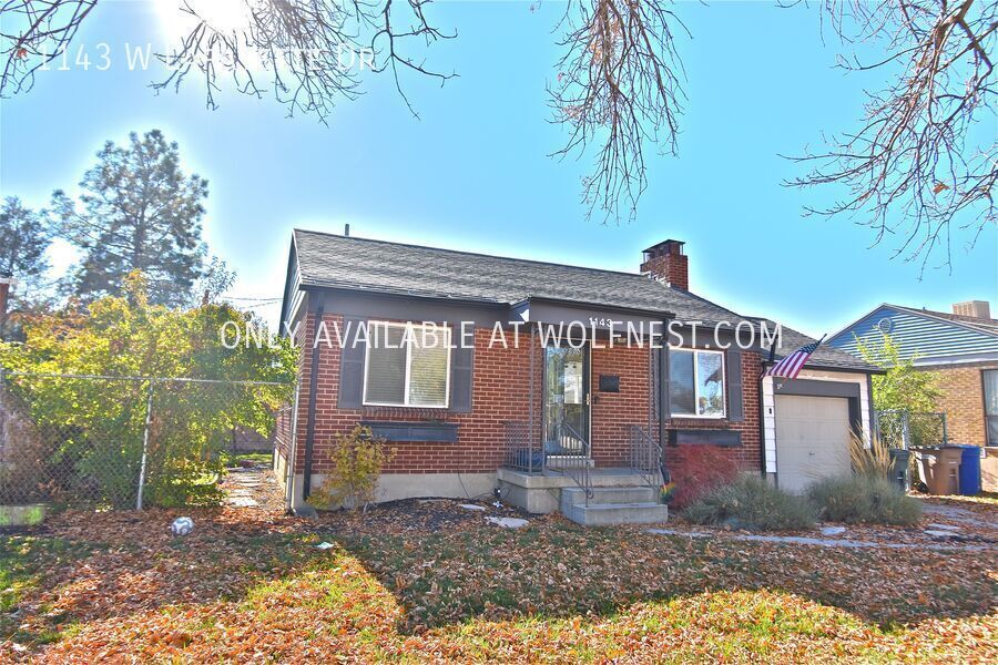 Primary Photo - Gorgeous 3 Bed Salt Lake Home! No Deposit ...