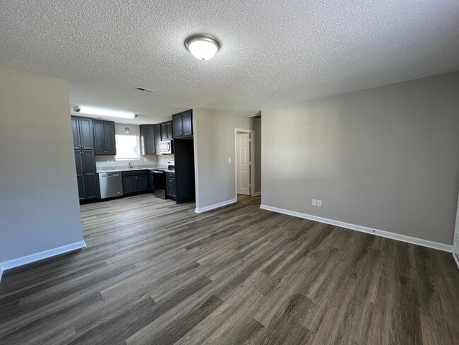 Building Photo - 297 Rustic Rd