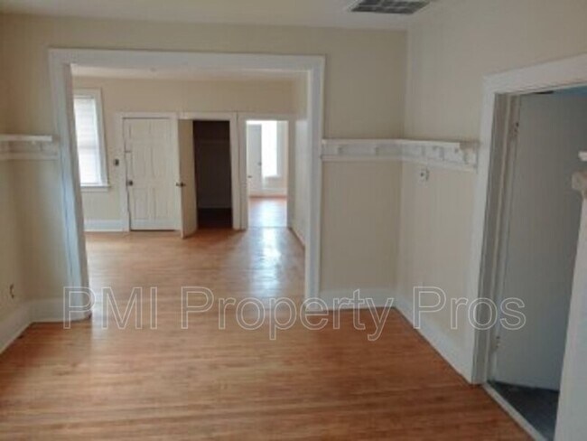 Foto del edificio - 2226 N Holton St