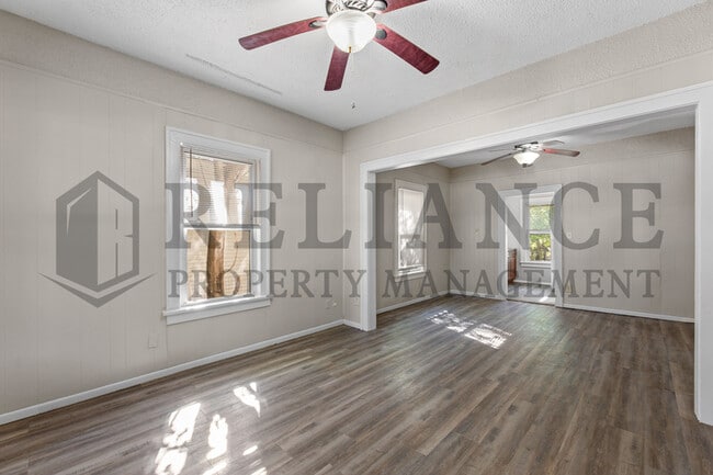 Building Photo - 251 Millwood N