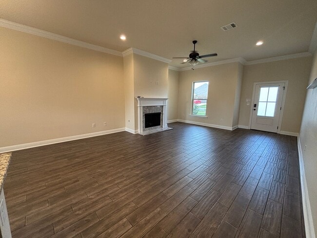 Building Photo - GATED COMMUNITY OF WILLOW HEIGHTS