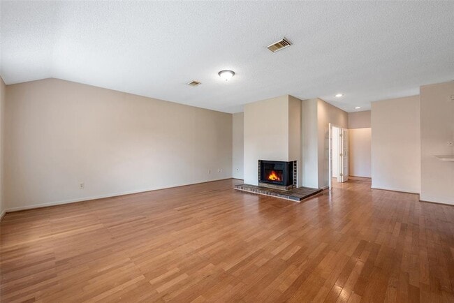 Building Photo - 10410 Tablerock Dr