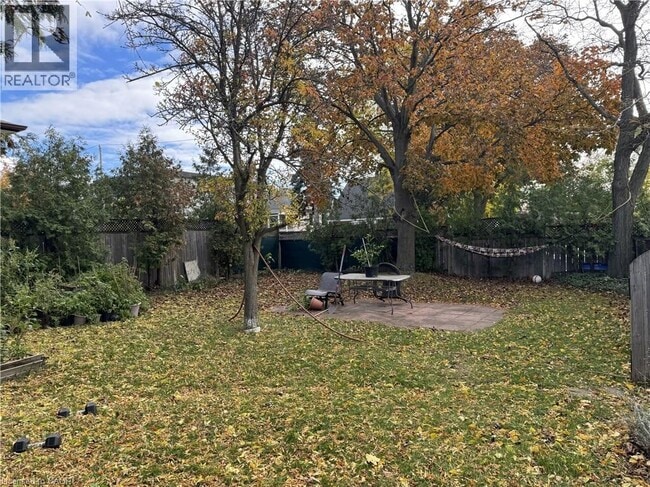 Photo du bâtiment - 33 Glenburn Ave