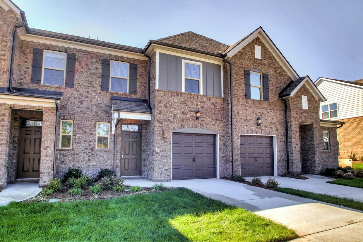 Primary Photo - Energy Efficient townhome in Lebanon