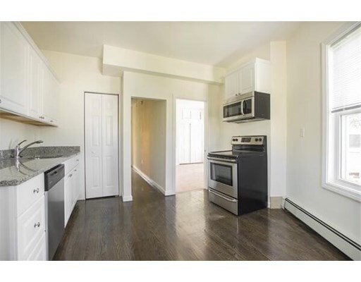 Building Photo - 13 Seckle St