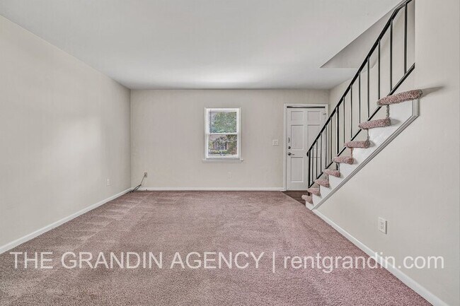 Building Photo - 2153 Mulberry St