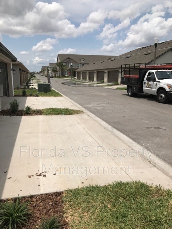 Building Photo - 11642 Water Run Alley