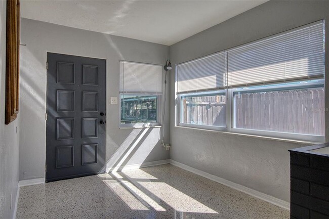 Foto del edificio - 634-615 15th Ave S