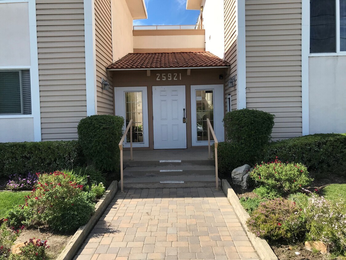 Foto principal - 25921 Oak St