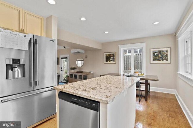 Foto del edificio - 2347 S Arlington Ridge Rd