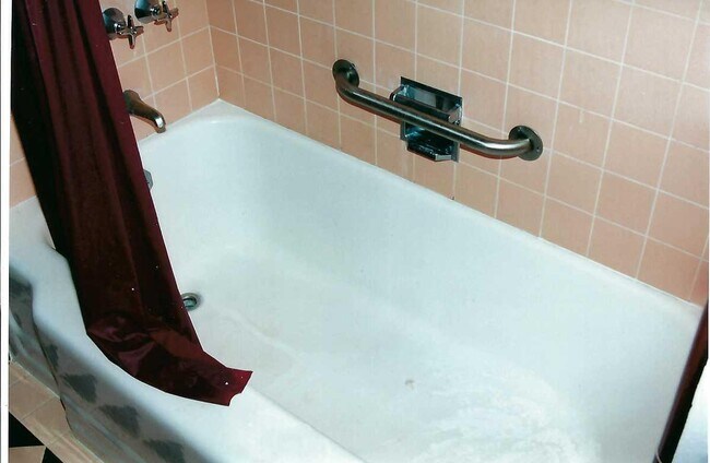 Foto del edificio - 2800 Roosevelt Ave