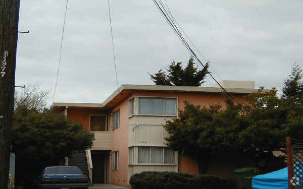 Building Photo - 1211 Parker St