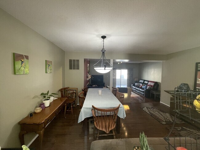 Building Photo - 517-Cypress