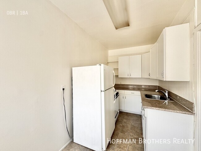 Building Photo - 439 N Van Ness Ave