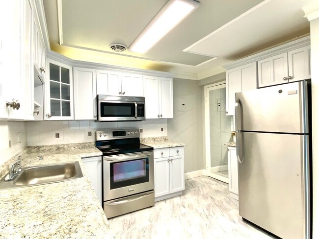 2bed unit in Watertown is available in9/1 - 2bed unit in Watertown is available in9/1 House