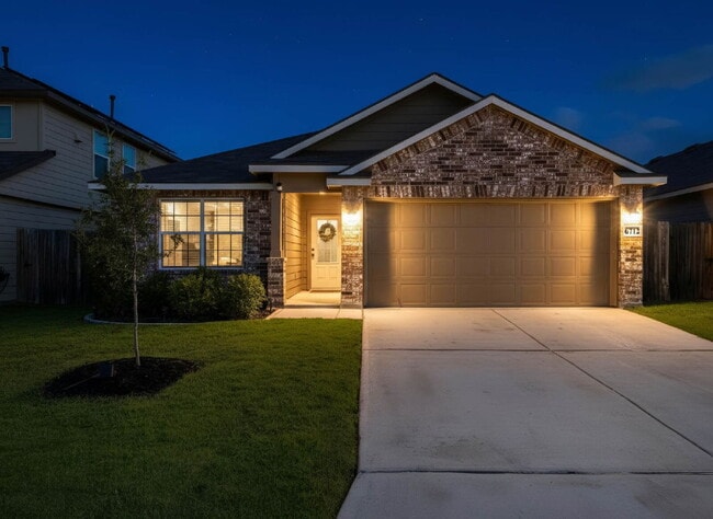 Foto del edificio - Charming Modern Home with Premium Amenities and Spacious Outdoor Retreat