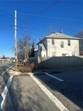 Building Photo - 532 Post Rd