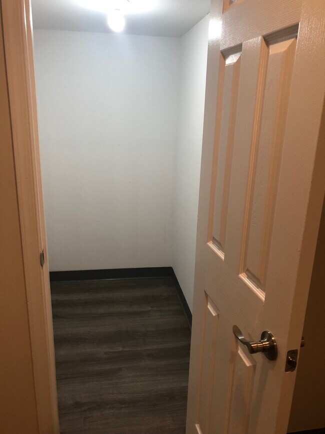 Foto del edificio - 11608 Hickory Dr