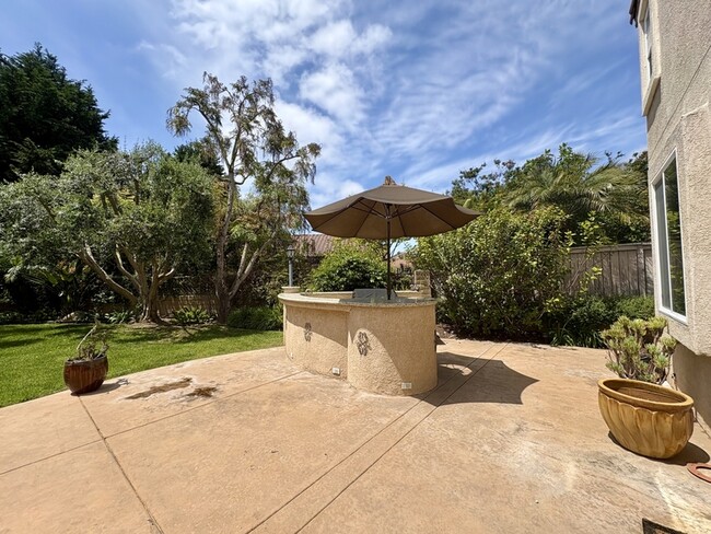 Building Photo - 6071 Paseo Pradera