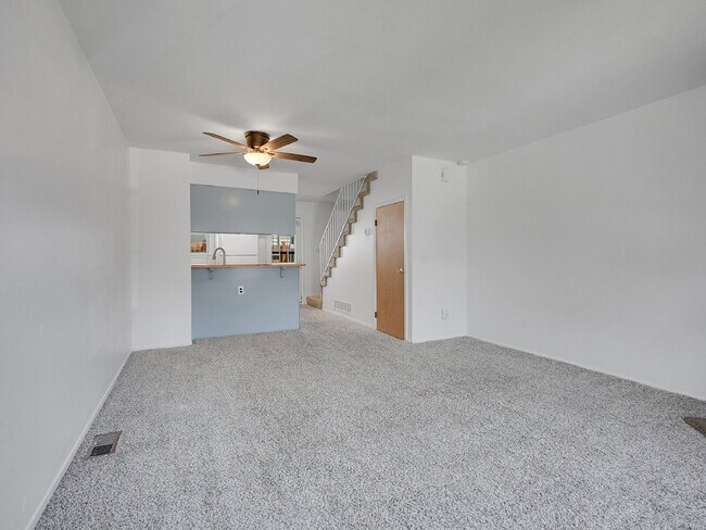 Building Photo - $1,895 // 2-Bed 1-Bath Charming Rowhome in...