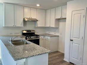 Building Photo - 5910 Antonio Pl