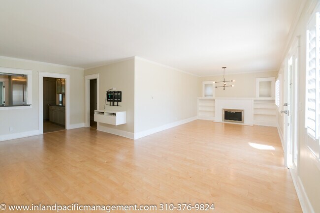 Foto del edificio - Remodeled 3 Bedroom Home with Large Yard -...