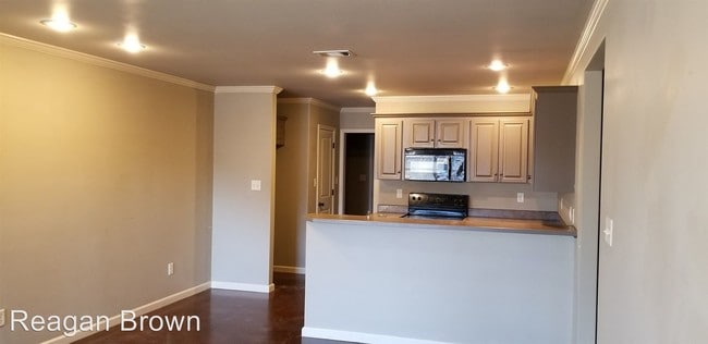 Building Photo - 2509 Ridgecrest Dr