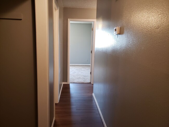 Building Photo - Beautifully remodeled 2-bedroom home in a ...