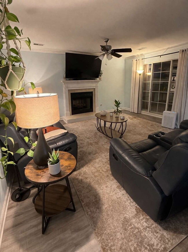 Building Photo - 4BD Home in Heart of Mt. Pleasant- Center Lake