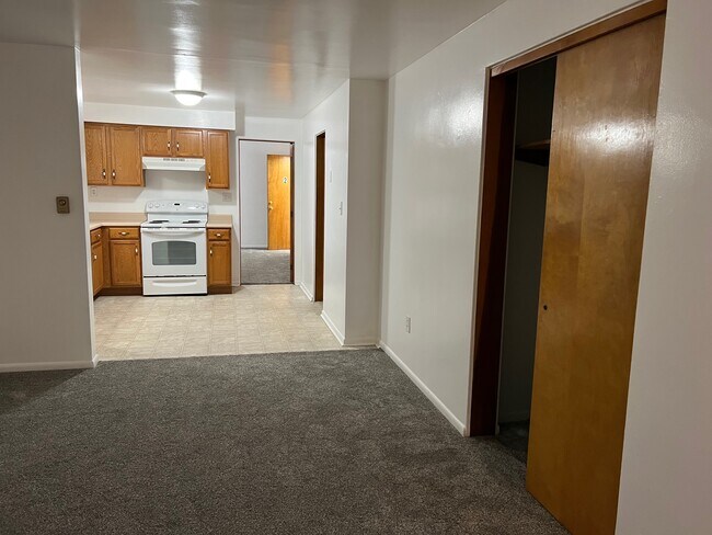 Foto principal - 309 W Main St