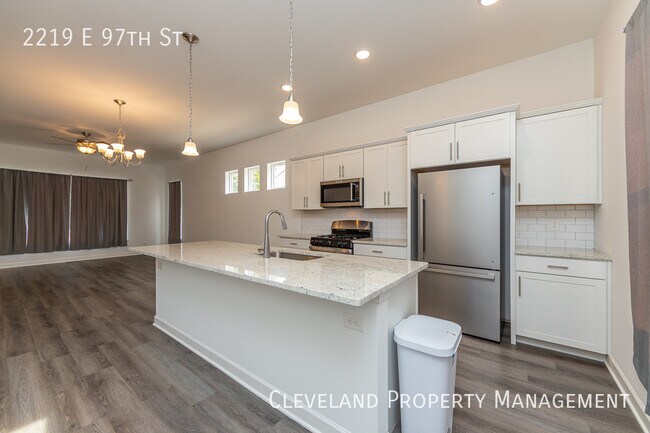 Building Photo - Beautiful 3 Bedroom Home