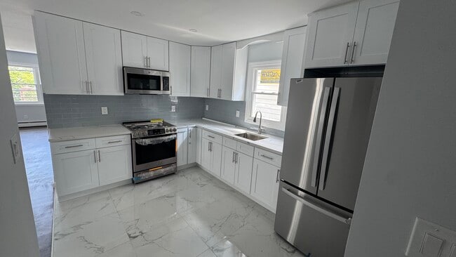 Building Photo - 627 Avenue E