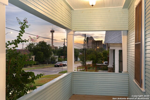 Foto del edificio - 1121 E Crockett St
