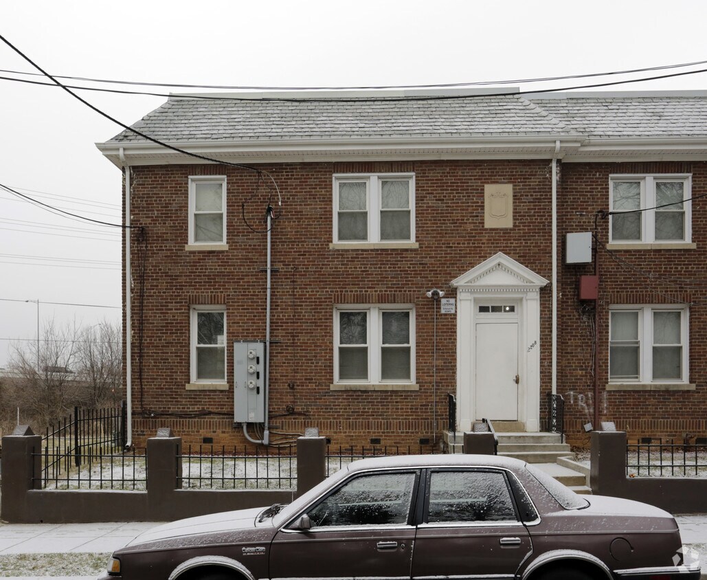 Primary Photo - 2208-2210 Nicholson St SE