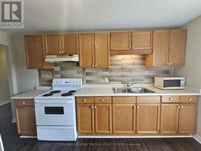 Building Photo - 4570 Penetanguishene Rd