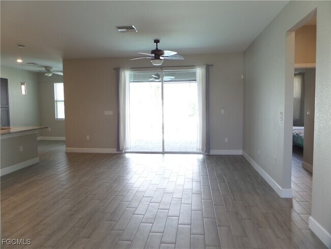 Foto del edificio - 2909 NW 24th Ave