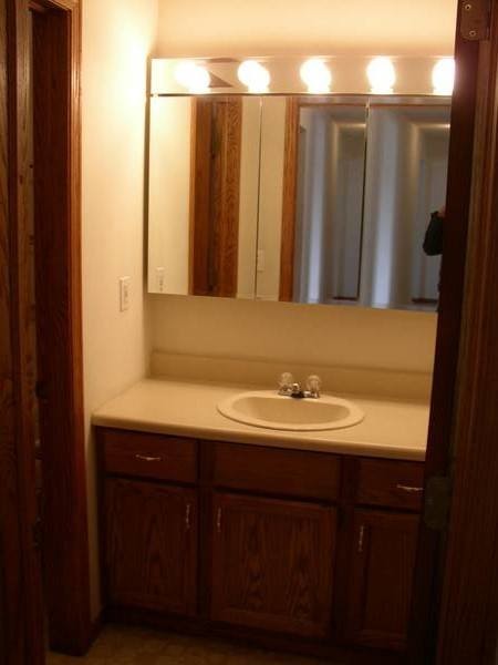 Building Photo - 1208 Koestner St