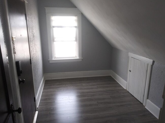 Building Photo - 48 Covell St