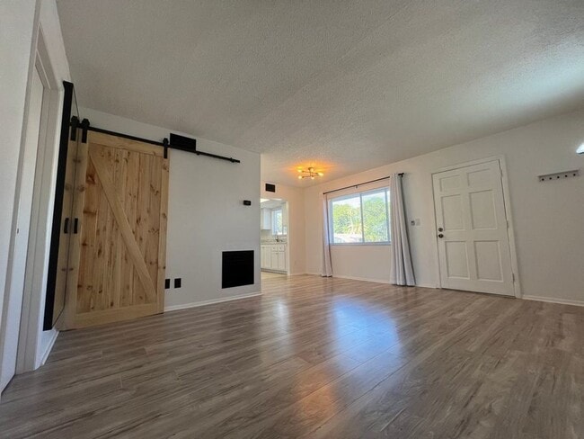 Building Photo - 1100 Martinique Drive, Apt 212
