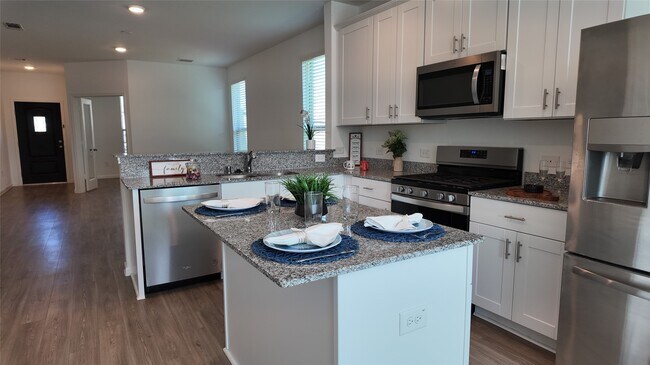 Foto del edificio - 1328 Bright Hl Dr